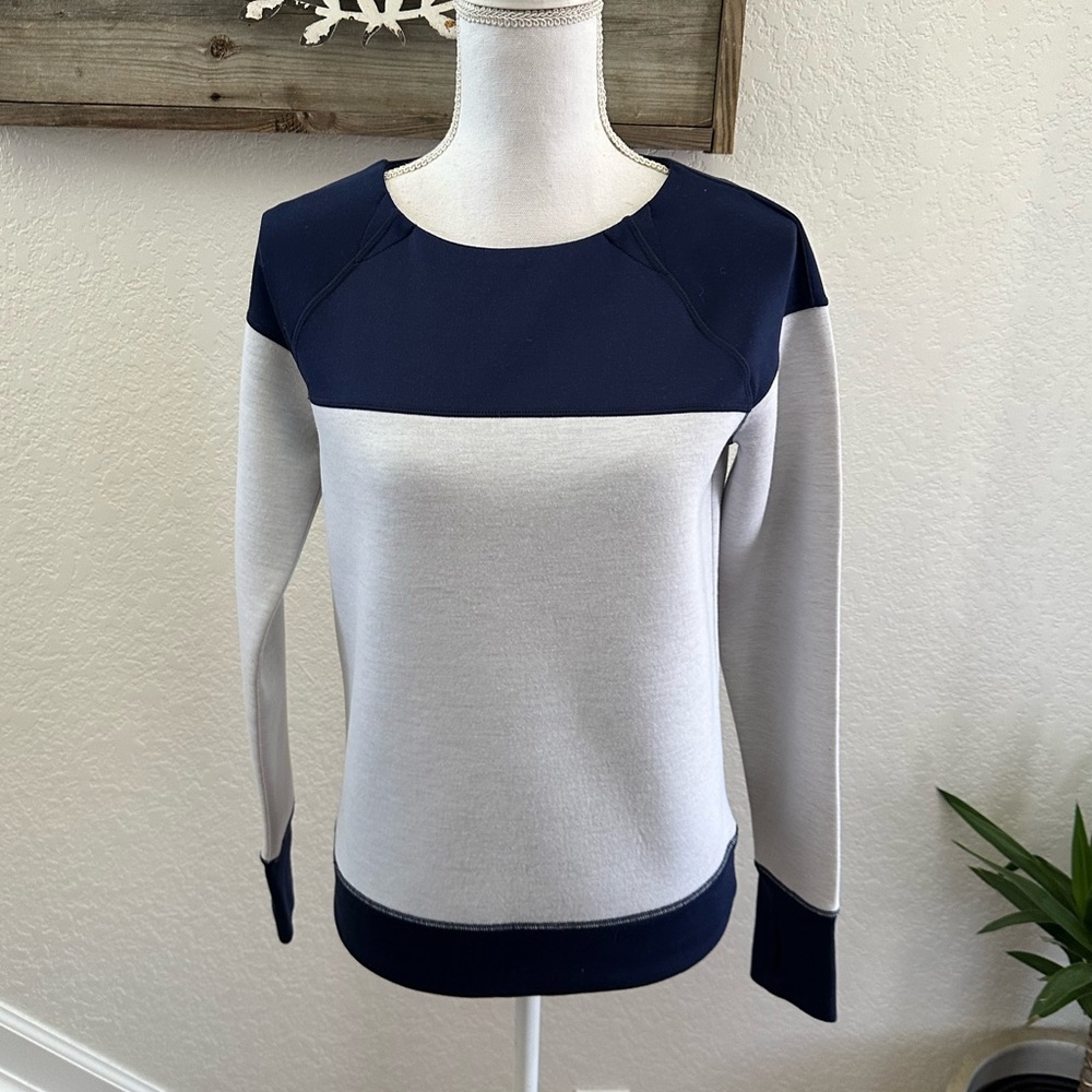 Athleta‎ Fuse gray blue scuba sweatshirt pullover thumb holes size XS